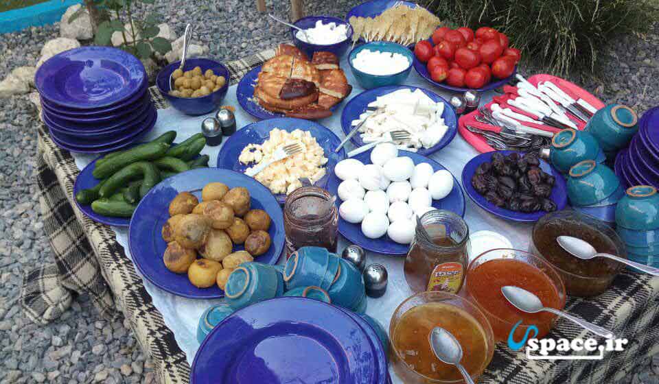 صبحانه محلی در اقامتگاه بوم گردی آقبلاغ - همدان - روستای آقبلاغ